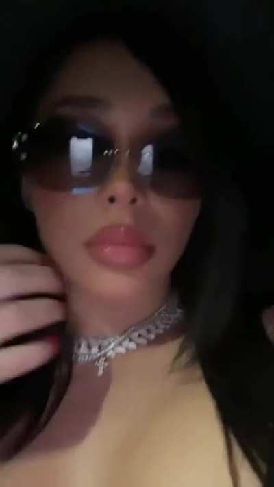 👸🏻🤳🏻💎
