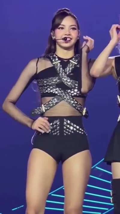I have no words, Lalisa 🥵