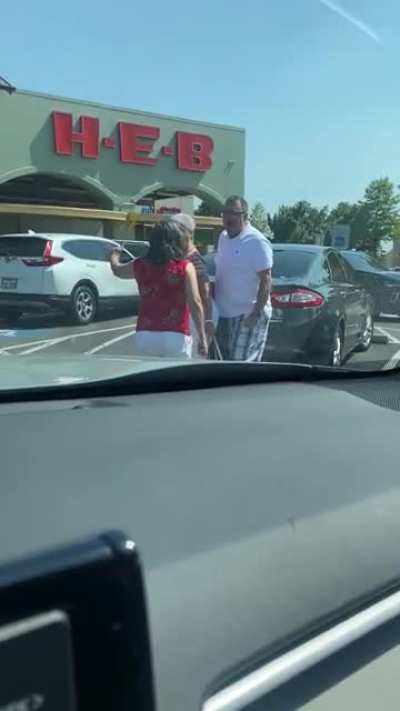 Man calls out woman for parking in handicap spot in San Antonio, TX