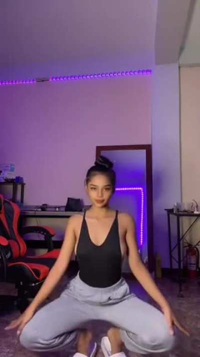 Morena, sideboob, and phatass combo