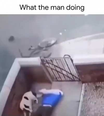 What da man doin