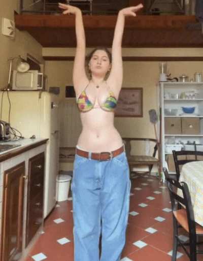 Arms up