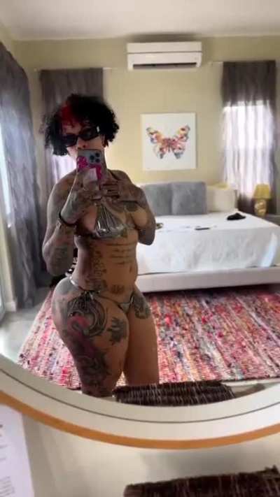 Che 👙🙂