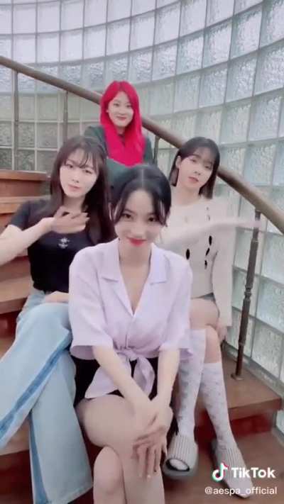 Look at them thick juicy thighs 