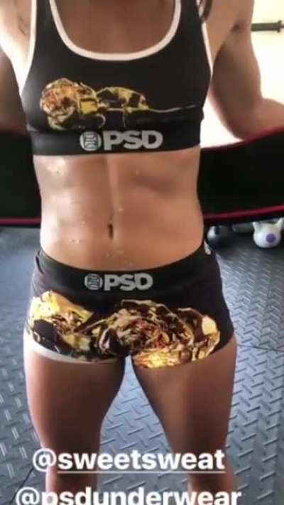 Her body🤤