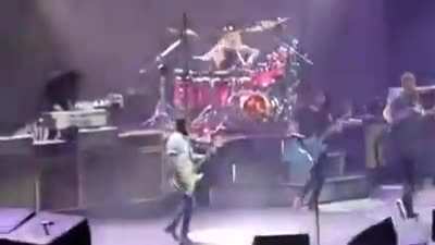 Music to my ears(Foo fighters)