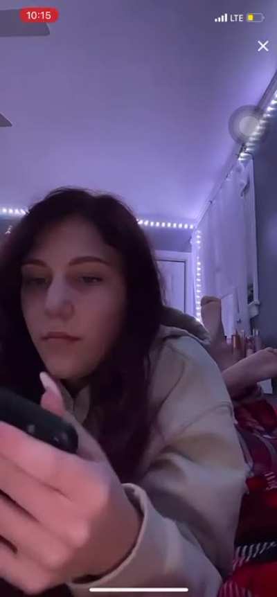 @itzz.kirrr she’s 18 😍 I also have a FaceTime call from her with her soles & white toes 🤤🤤