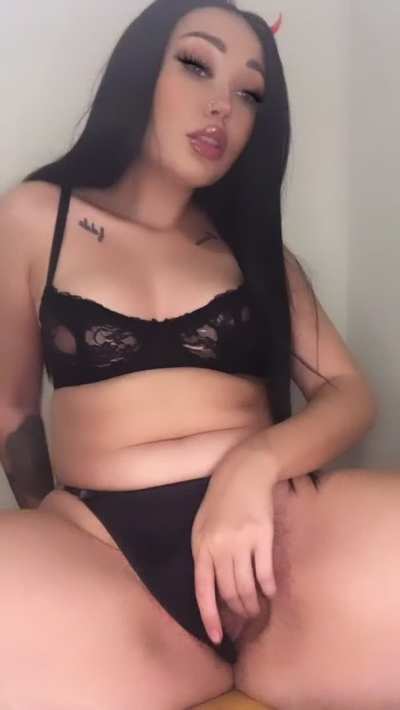 Hot AF 👅👅 Grab her updated content in comment