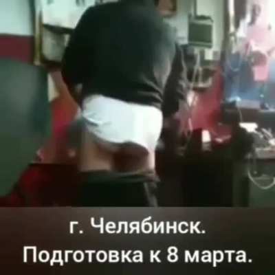 С насту<wbr>пающи<wbr>м, мужики!