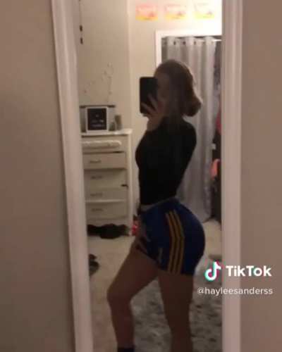 ahaha i got a big booty