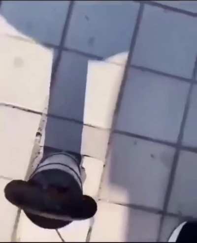 🤨