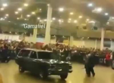 carros bailando