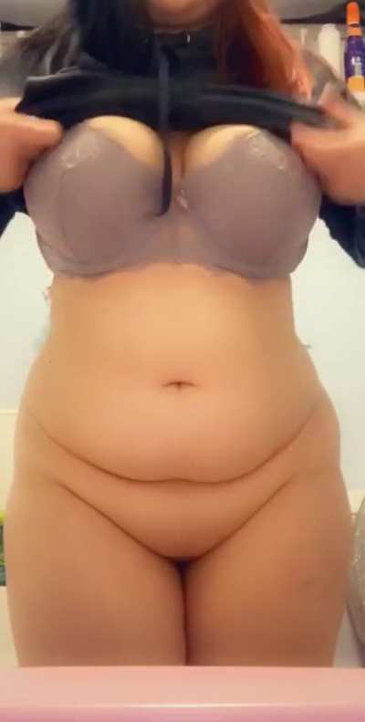 Sucky feeling comparing yourself to other girls on this app💋goodnight