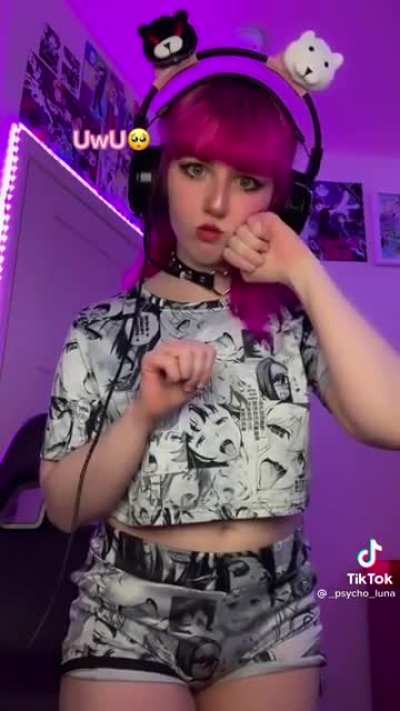 UwU 😾