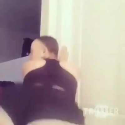 Timmy thick twerking his fat ass🍆💦<wbr>💦💦