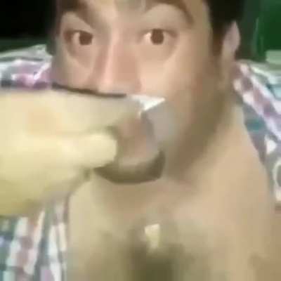 Lo que esnifó ese tipo es azúcar chavales 😉