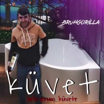Bekliyorum küvete