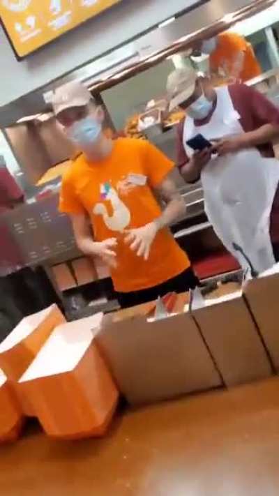 Freak out over teen worker using wrong pronouns