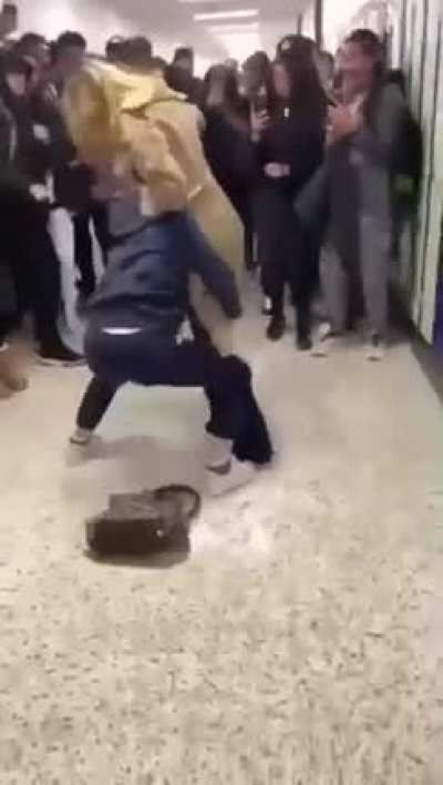 A Fight at my school, ignore the shitty quality my schools wifi is dogshit