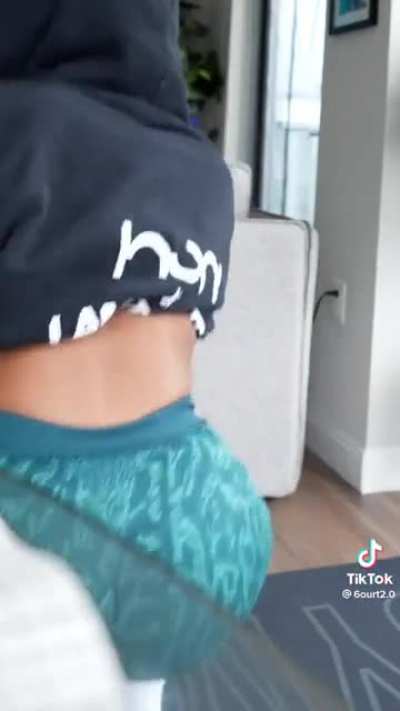 Hottest gym girl on tiktok 🥵🥵🥵