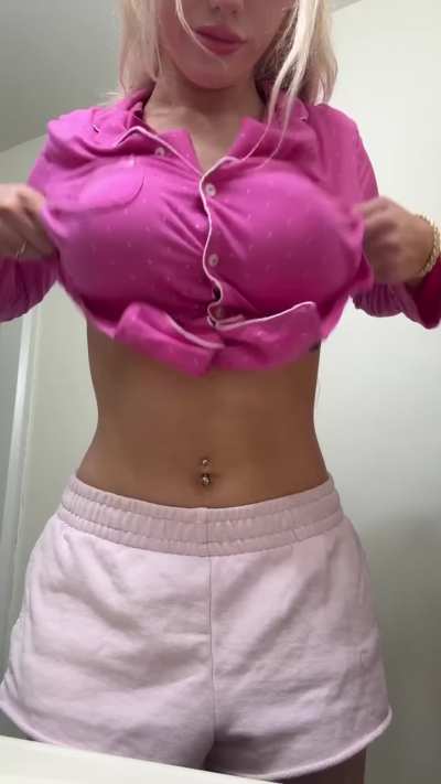 Busty natural drop