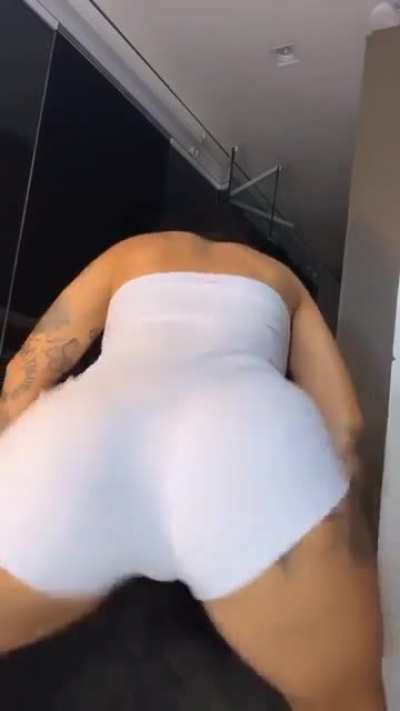 MC Mirella