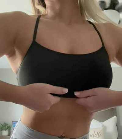Dropping my tits for you 😏 [drop]