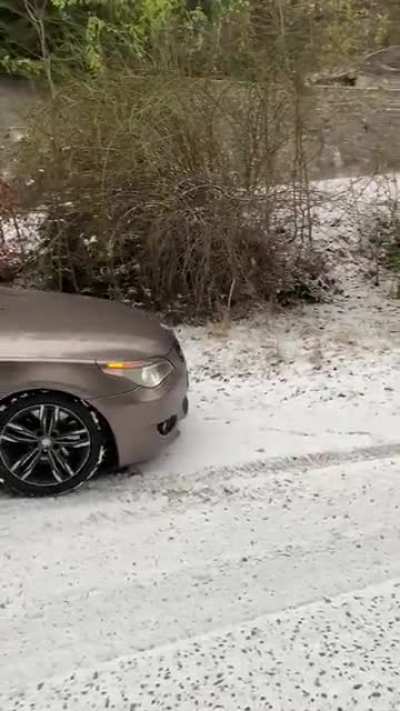BMW - Check, Tractiune pe spate - Check, Cauciucuri de vara - Check, Mergem la munte sa facem tik-tok-uri - Check