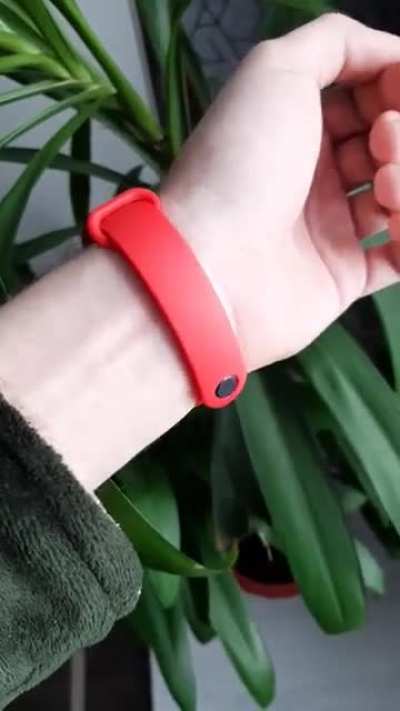 As found in r/asshole design, the cross post didn’t work. My watch people need me!