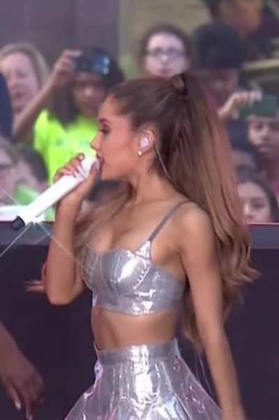 Ari in silver