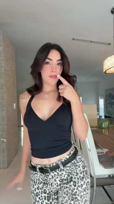 😋🖤