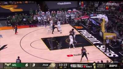 [Highlight] Giannis erases CP3’s patented midrange shot