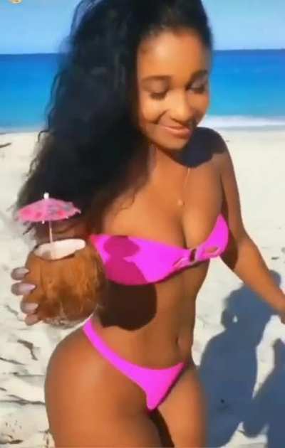 👸