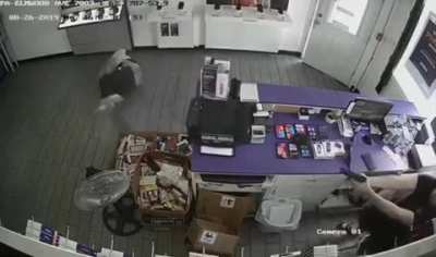 MetroPCS Employee Fatally Shoots Robber in SW Philly