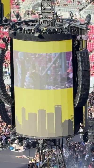 I went to a metallica concert & art the clown was there with Ice Nine Kills for the openers!