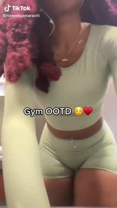 Slim donkey booty