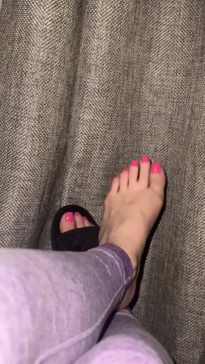 Can I️ borrow your nose and tongue?? 🤭