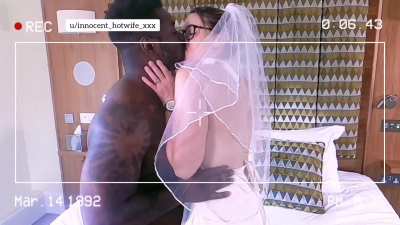 Here CUMS the bride!