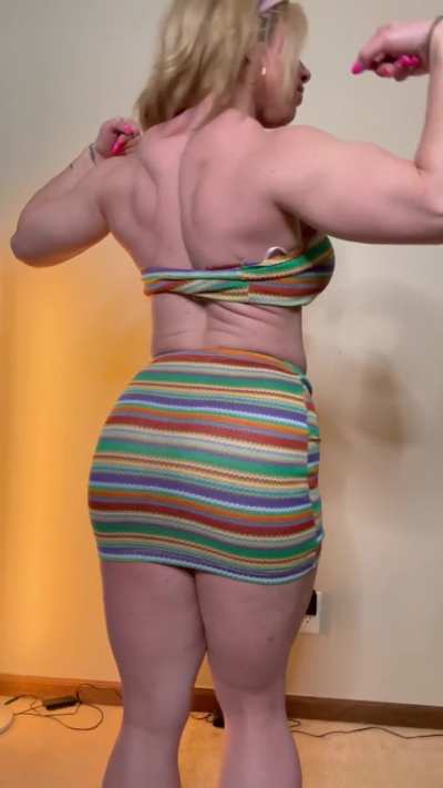Even clothed I have a thick view