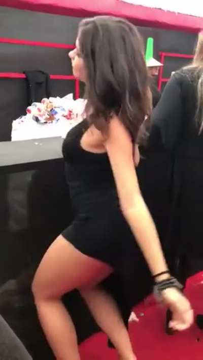 Shaking her ass