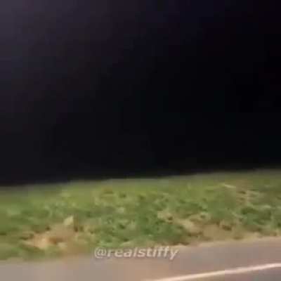 😳