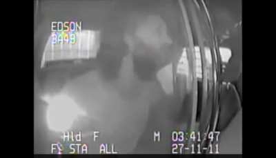 Man sings Bohemian Rhapsody whilst user arrest