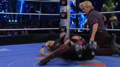 Liv Morgan and Roxanne Perez focus their assault on poor Alexa’s back and stomach!