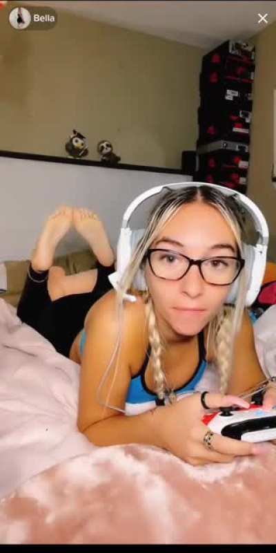 jumpgirlbella (two part countdown)