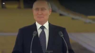 No one applauded Putin
