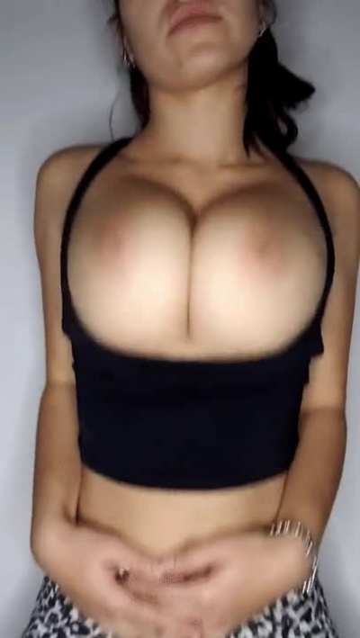Wish you to spend the whole day between my tits