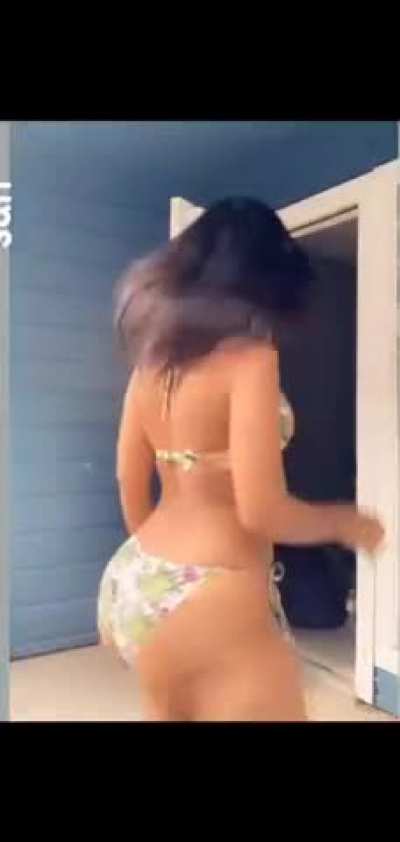 Big booty Not Scared