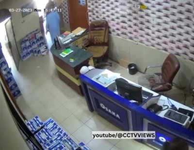 Failed Robbery at Malir city, karac<wbr>hi(Pa<wbr>kista<wbr>n)