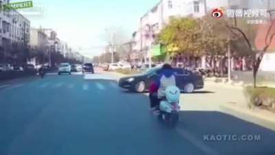 Думает бабла настр<wbr>ижёт и новый мопед купит