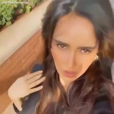 Sneaky Peaky Heavenly Glimpse of Neha Sharma Milky Buttery Thighs 🍗🍗👅👅💯<wbr>💯